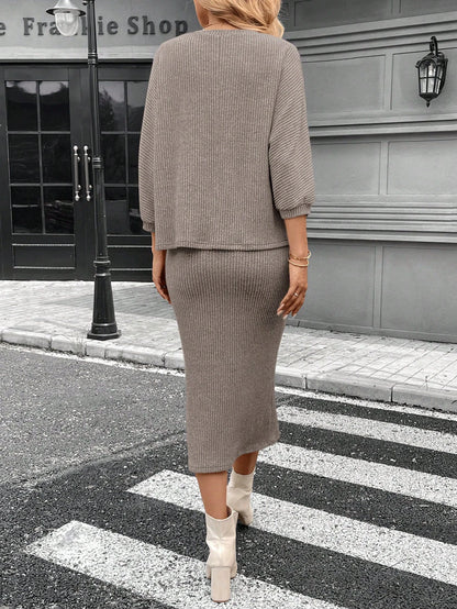 SHEIN LUNE Women's Batwing Sleeve Round Neck T-Shirt And Textured Midi Bodycon Skirt 2 Pieces Set, Casual Commute Elegant Outfit For Autumn/Winter
