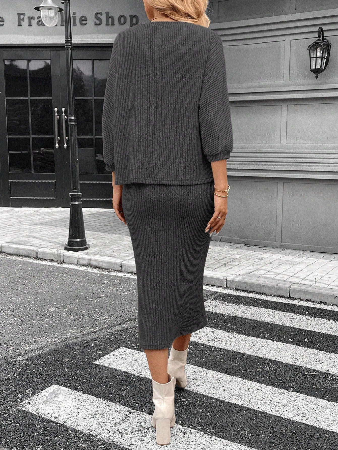 SHEIN LUNE Women's Batwing Sleeve Round Neck T-Shirt And Textured Midi Bodycon Skirt 2 Pieces Set, Casual Commute Elegant Outfit For Autumn/Winter